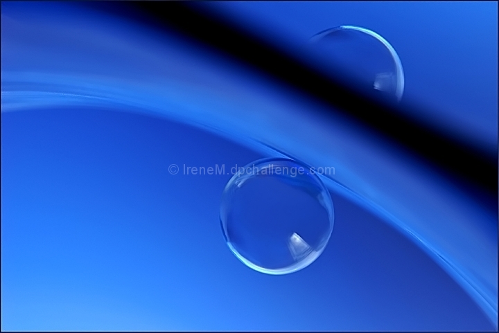 Bubbles Curvaceously Drifting