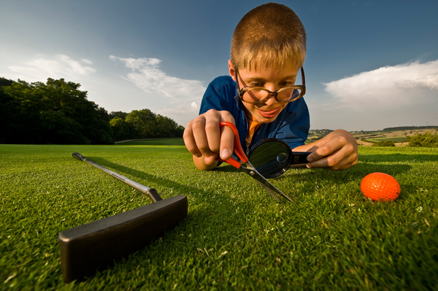Learning Golf  -   Lesson 1 : Transforming the lawn into a green.