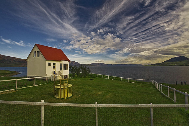 Lonesome Lawn