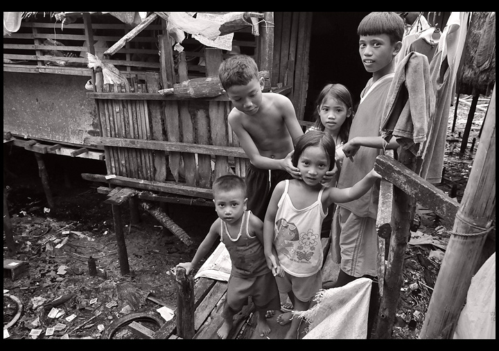 Smile For The Man : Sagkahan Slum, Tacloban