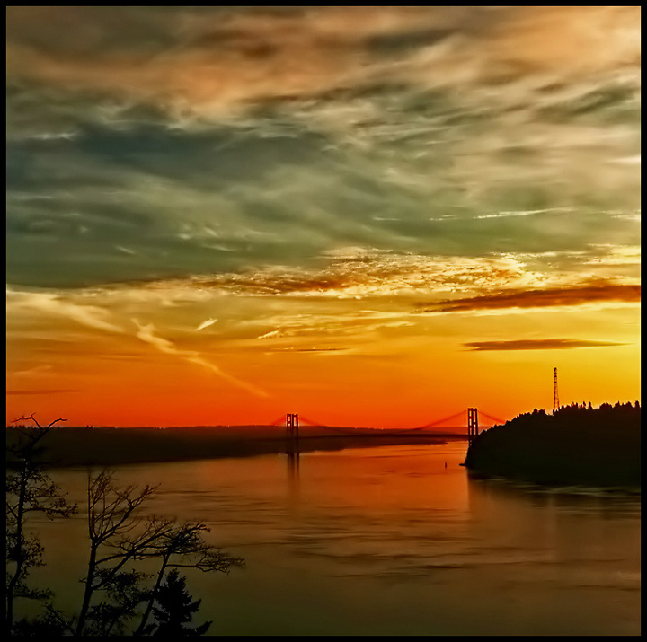 The Narrows Bridge at dusk