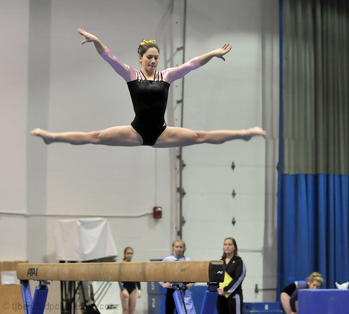 Straddle Jump on beam