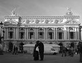 Candid-The lovers to the Opera Concorde