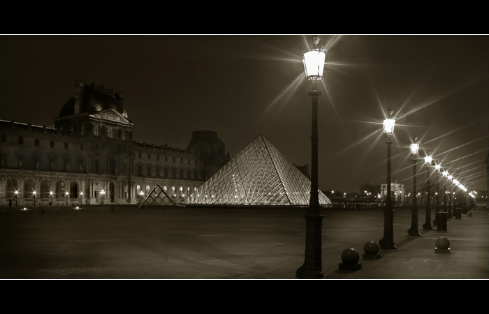 Pyramide du Louvre