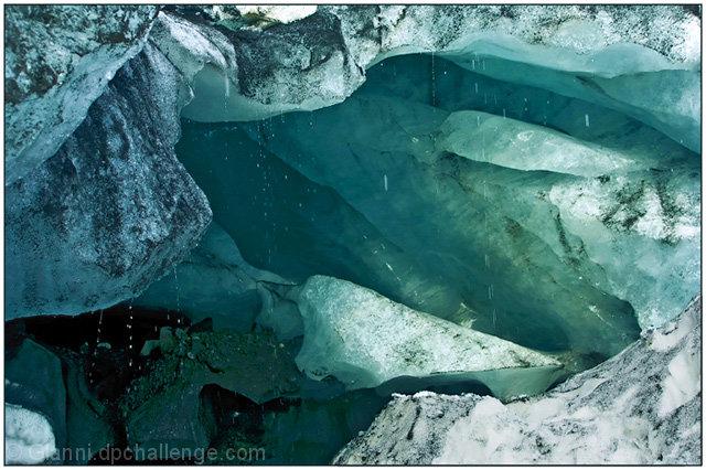 Insid the Glacier's icecold Gap