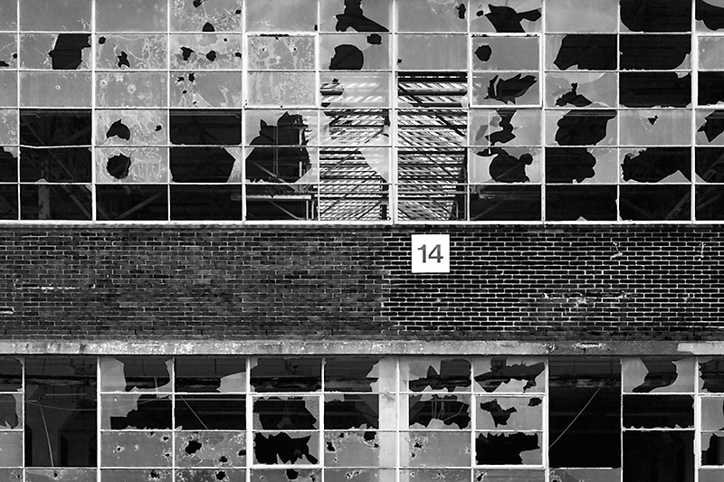 Nr. 14 - Composition of broken windows