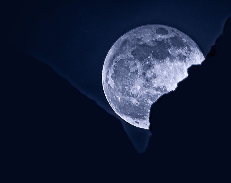 Moonrise over the Garden of the Gods