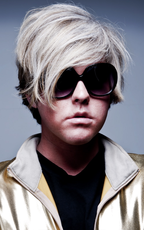 Divo: Glitter, Glam, Gold