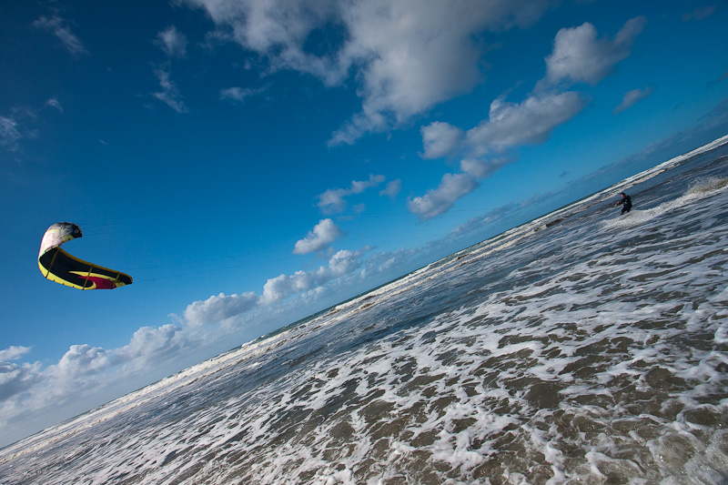 Kiteboarding downhill slalom