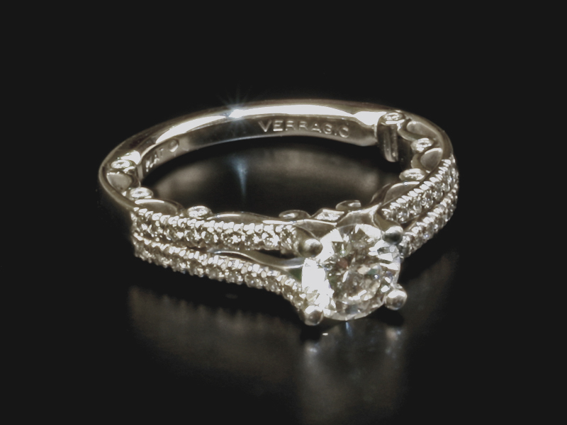 FROM THE VERRAGIO PARADISO COLLECTION. Platinum and diamond engagement ring