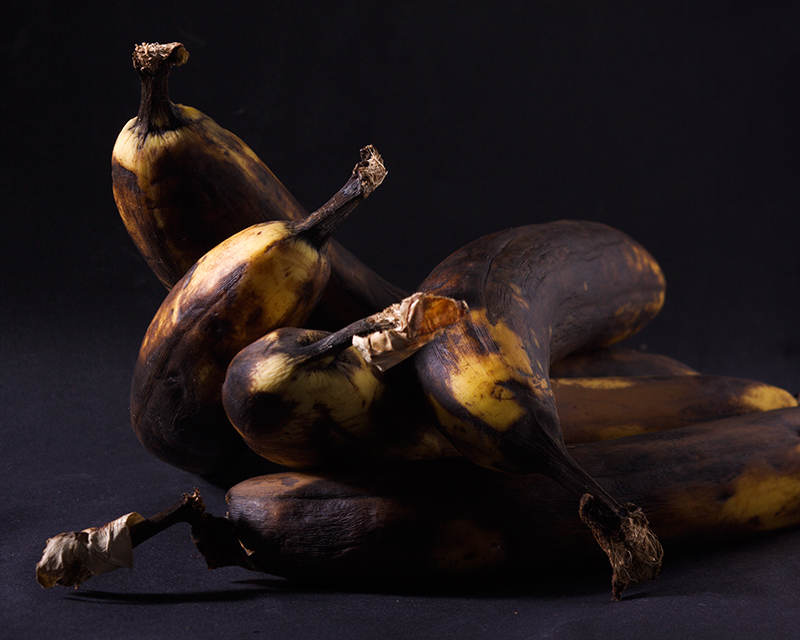 Composition of old bananas