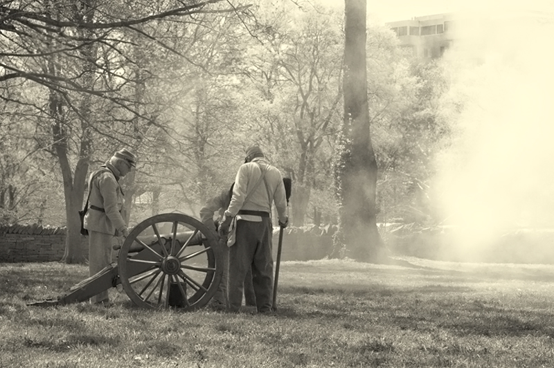 Cannons Left, Soldiers... Take out those Condos!