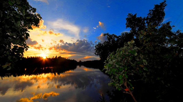 Sunrise in tello River