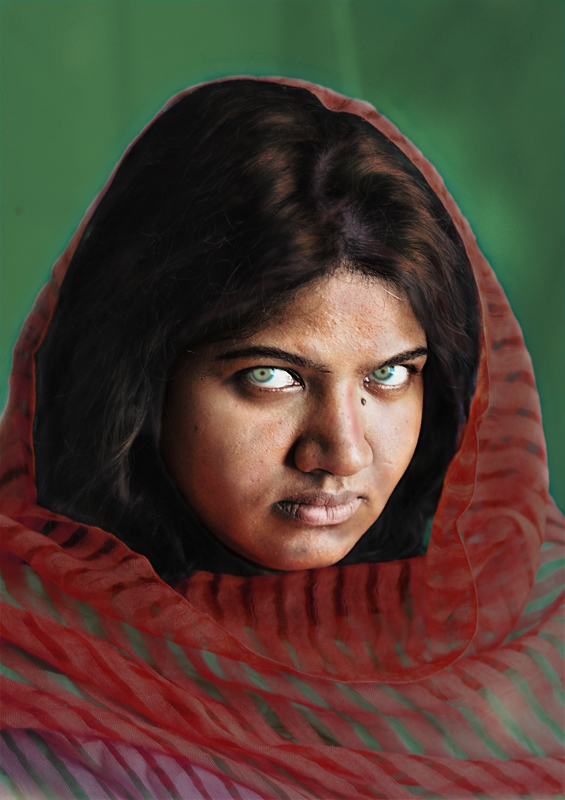 Sharbat Gula. Afghan. 1972-... 