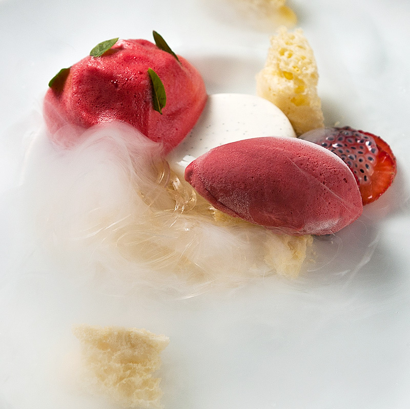 Summer Flavors in a Cool Liquid Nitro Mist