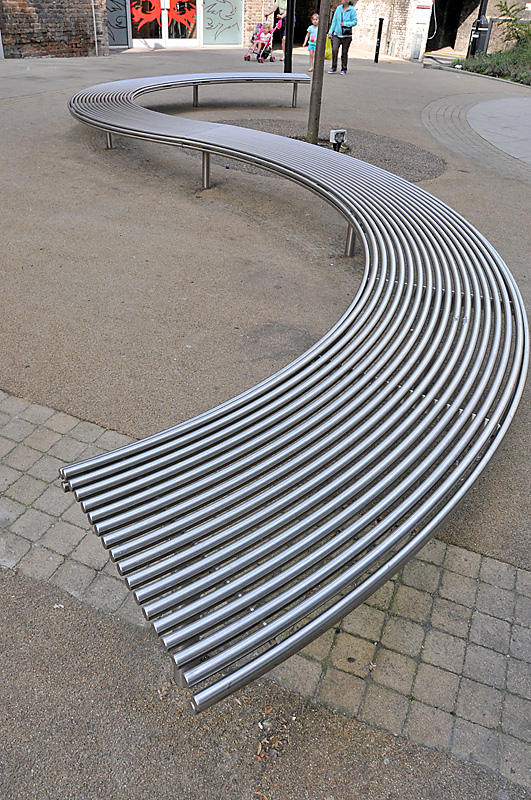 A Curved 'S'eat