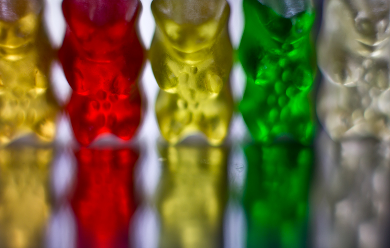 Haribo macht kinder froh und erwachsene ebenso (reverse lens macro)