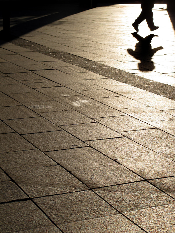tiptoe