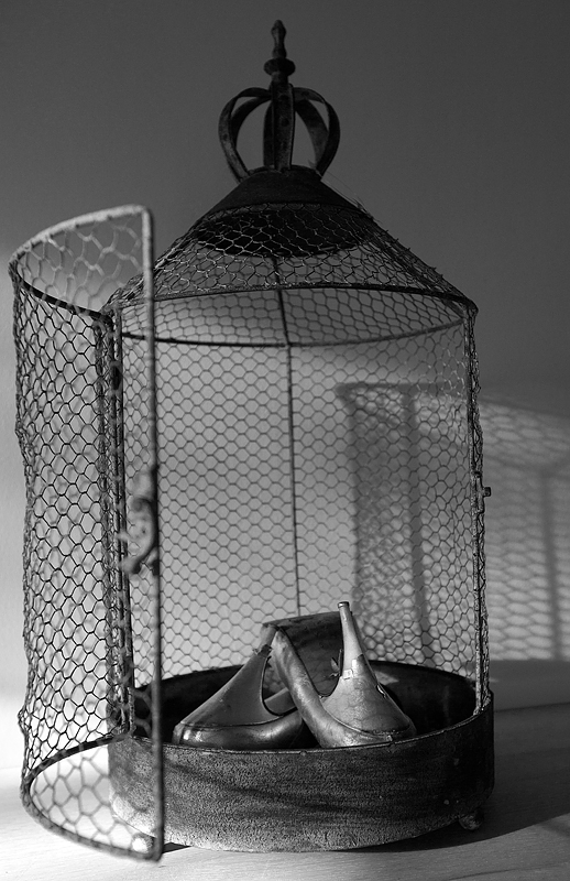 Cached and lonely old shoes…