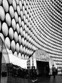 Circles in curves