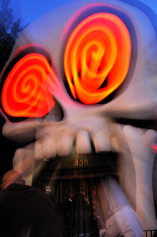 Slow-zoom Skull Burst