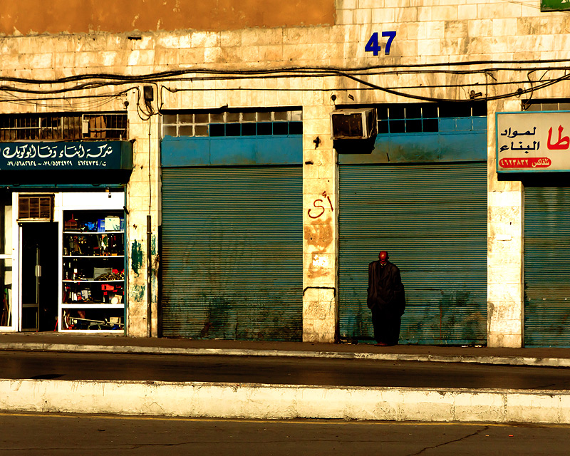 Warming up in a harsh surrounding