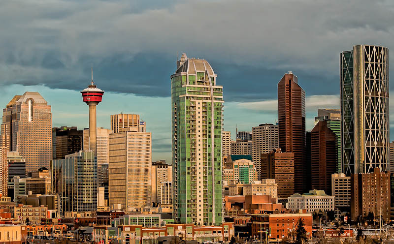 A Calgary Chinook Coming