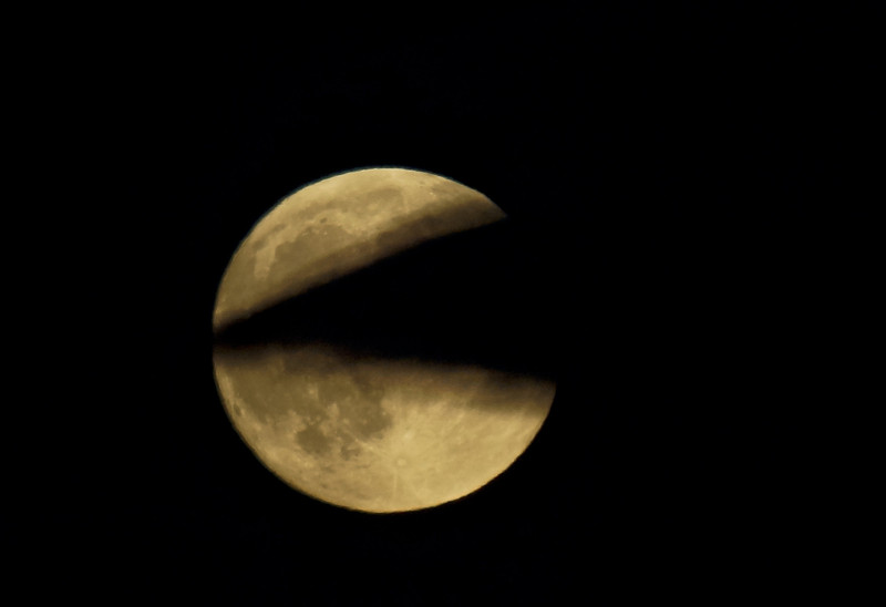 PAC-MOON_1