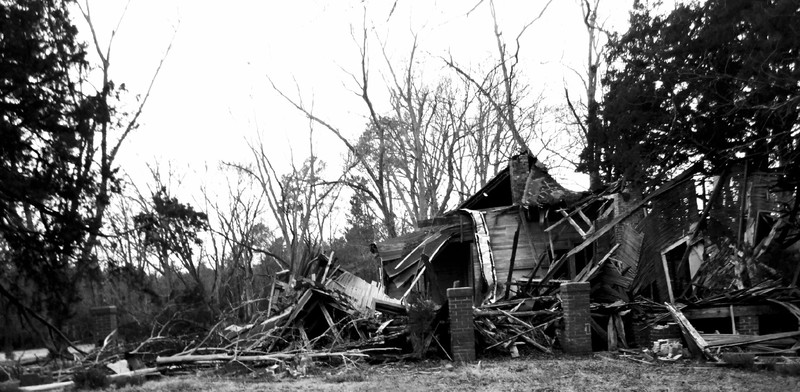 old, burnt house