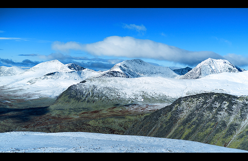 Back in the U.S.S.R. - Oh, show me around your snow-peaked mountains way down south