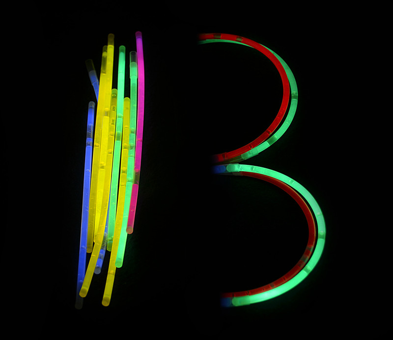 13 Glow sticks