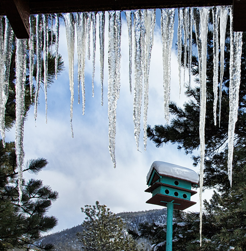 Random Icicles in Precise Alignment