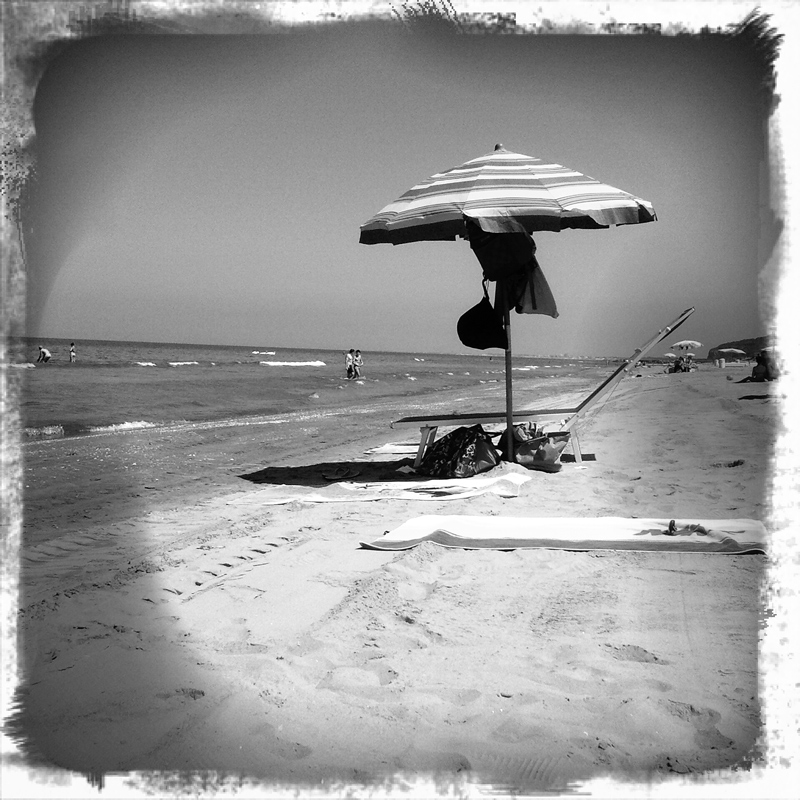 B/W Beach