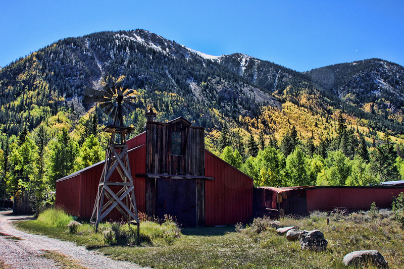 Barn in Colorado mountains