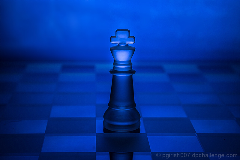 The King is a fighting piece - use it!  -  Wilhelm Steinitz