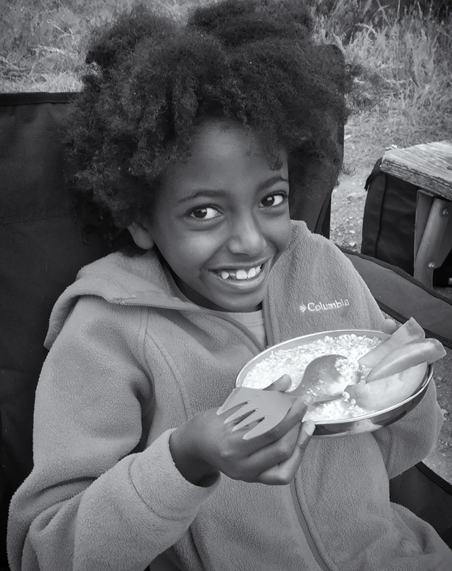 Breakfast at the Campsite = Oatmeal & Peaches