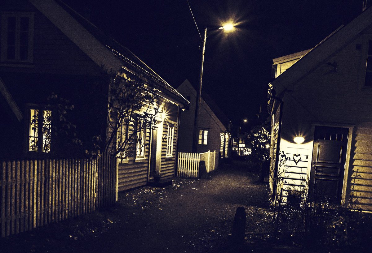 Sunday morning, in a tired old street. https://www.google.com/maps/place/Tverrgata+10,