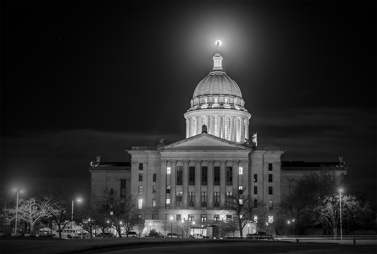 Full Moon & Oklahoma State Capitol Building