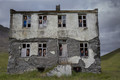 An old house comes to live