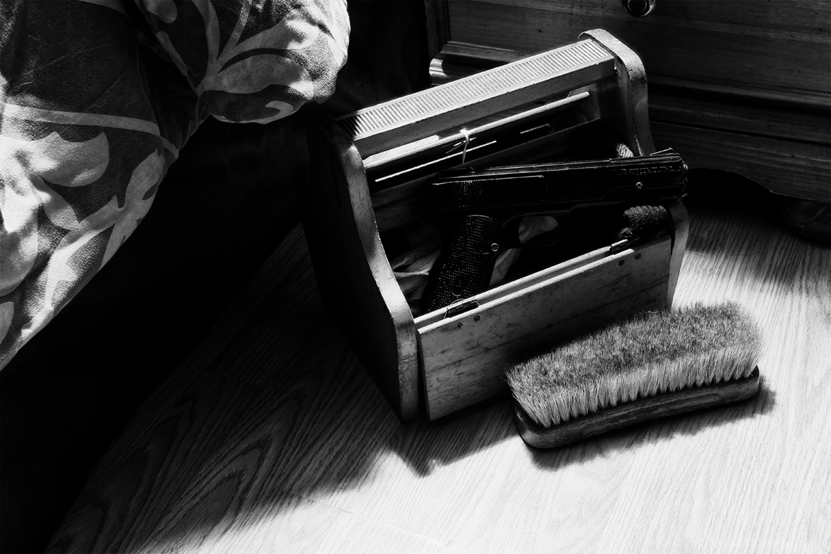 Chief Detective I've found the weapon, fiber and hair. I'm tagging the container.