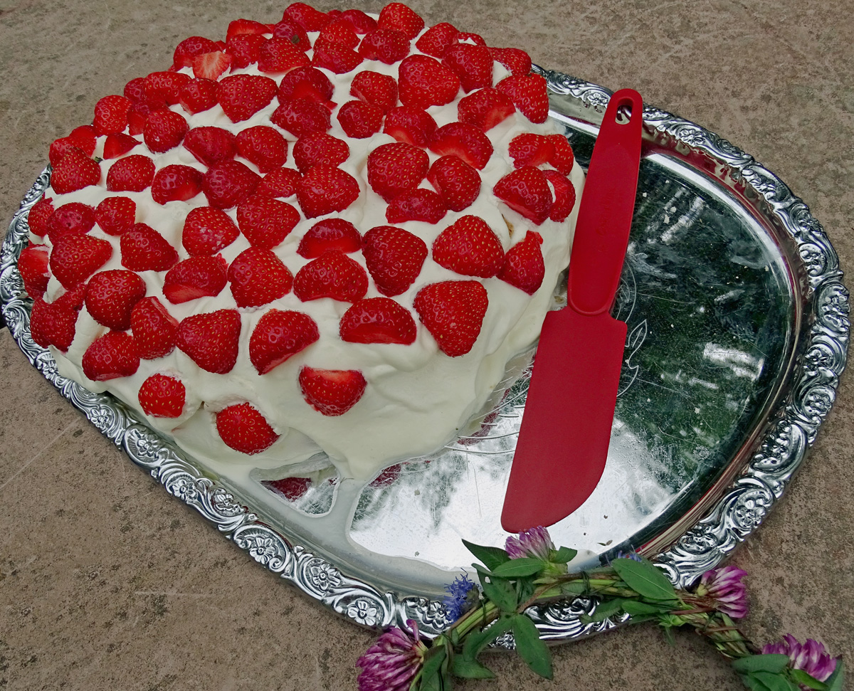 Strawberry Cake