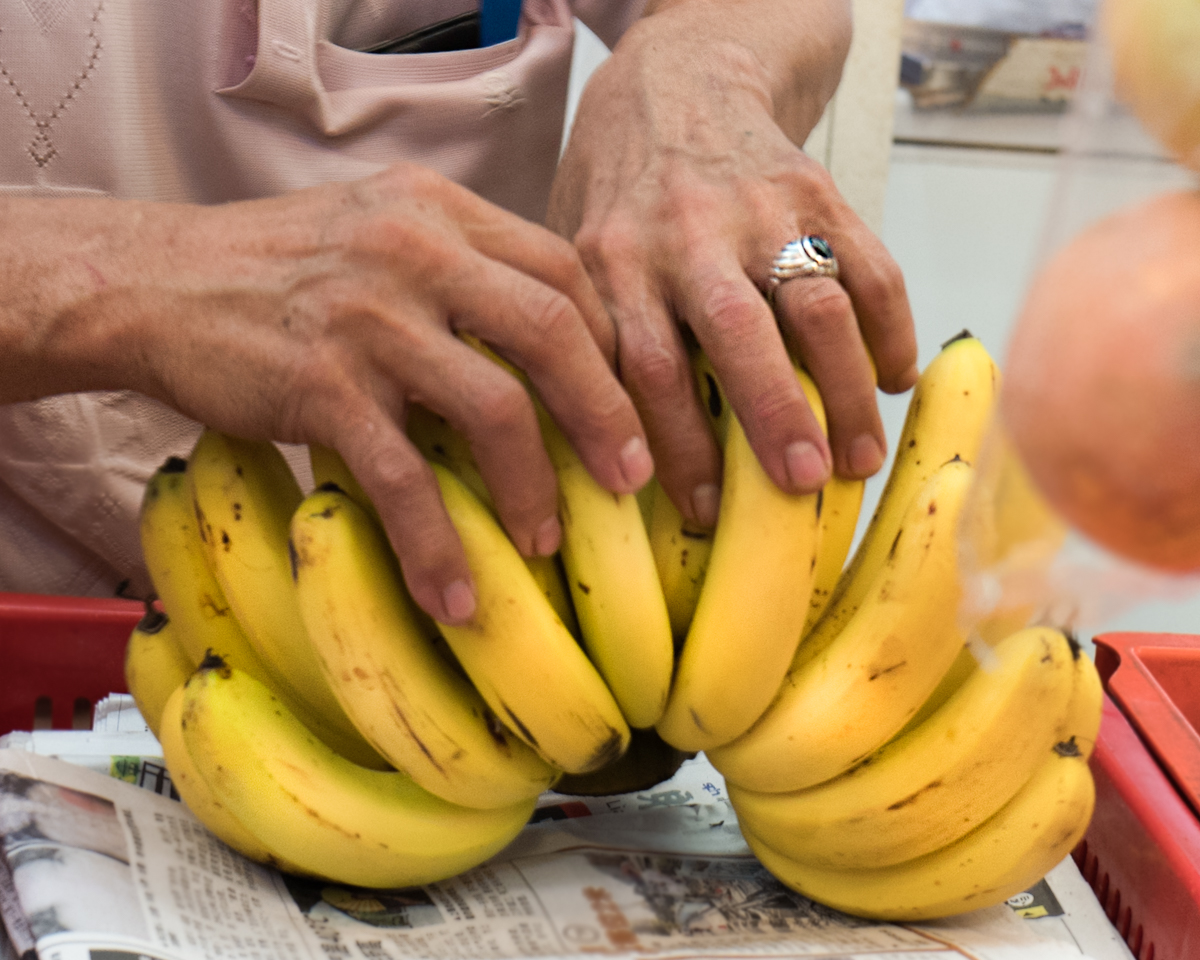 Parting the banana