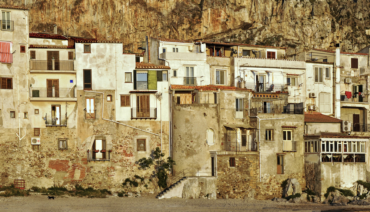 Black Cat in Cefalu