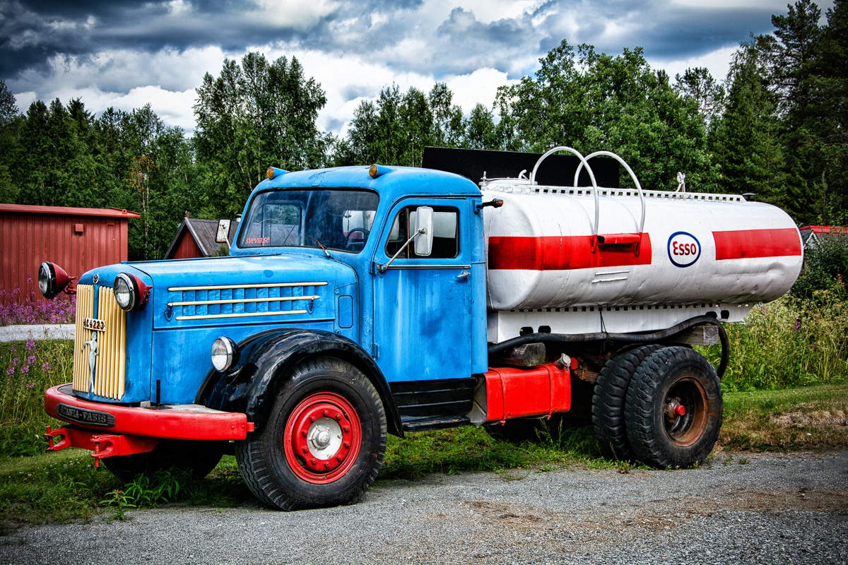 The Esso truck