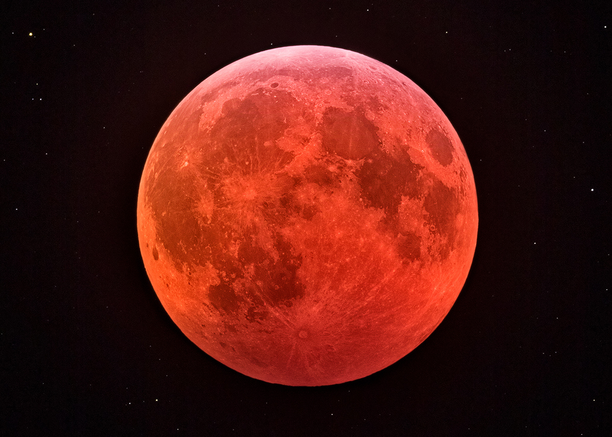 Lunar Totality and Starfield