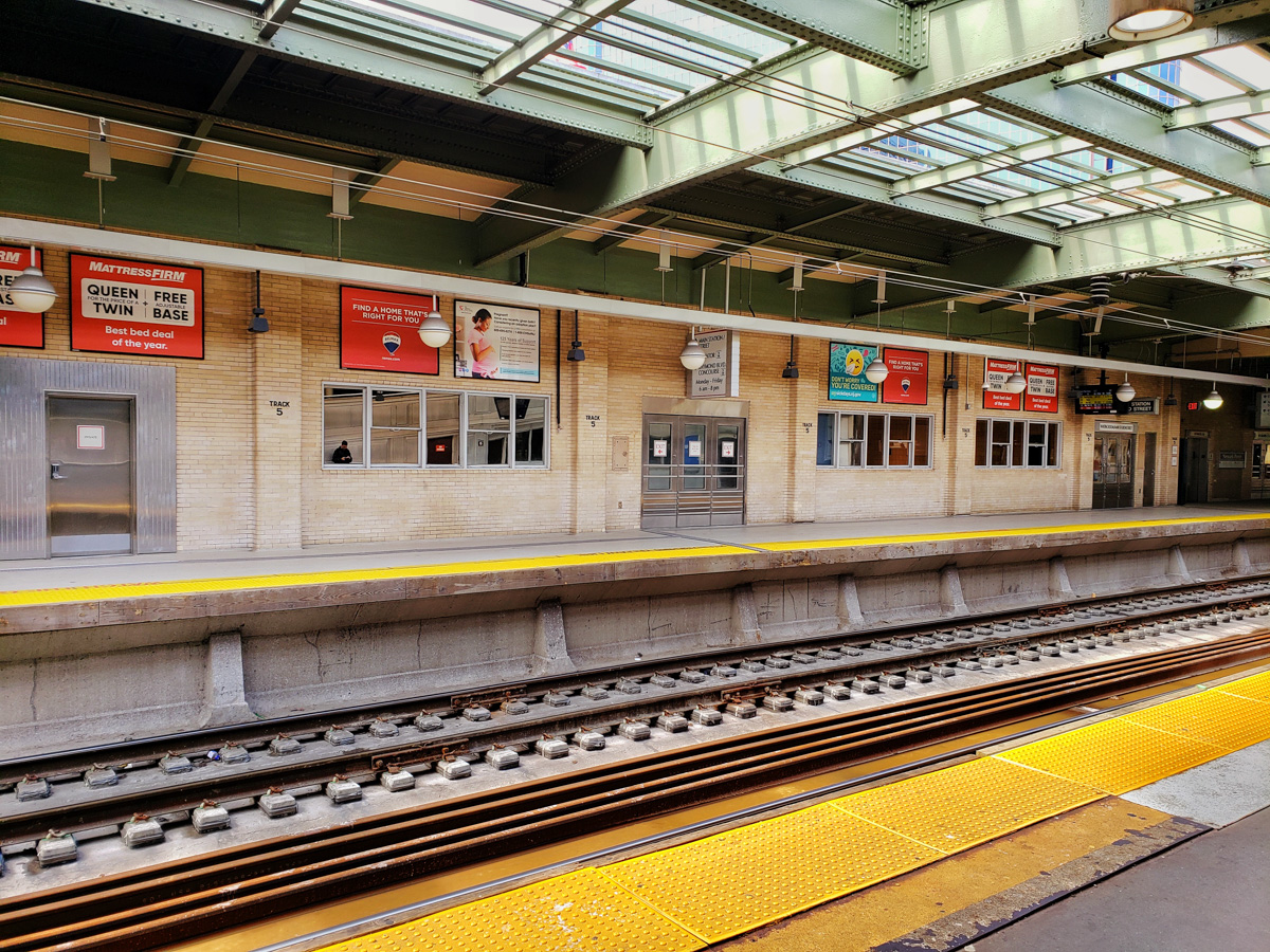 Next train to arrive in 15 mins