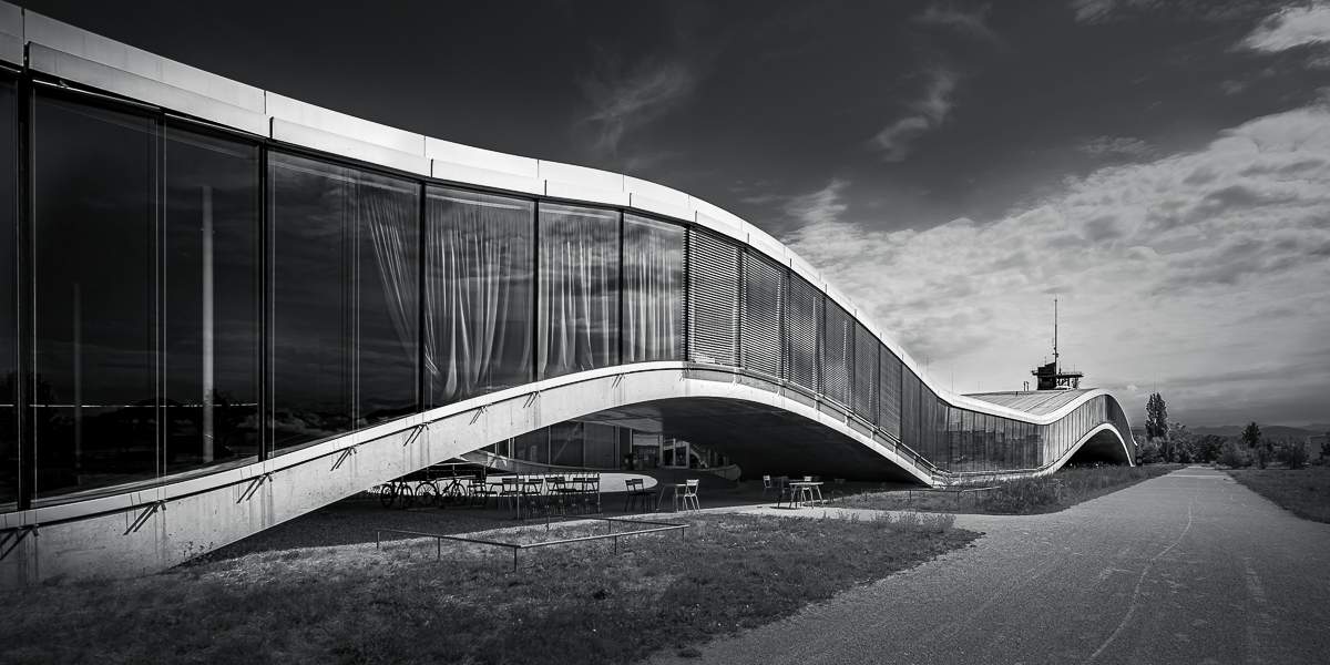 The Wave Building