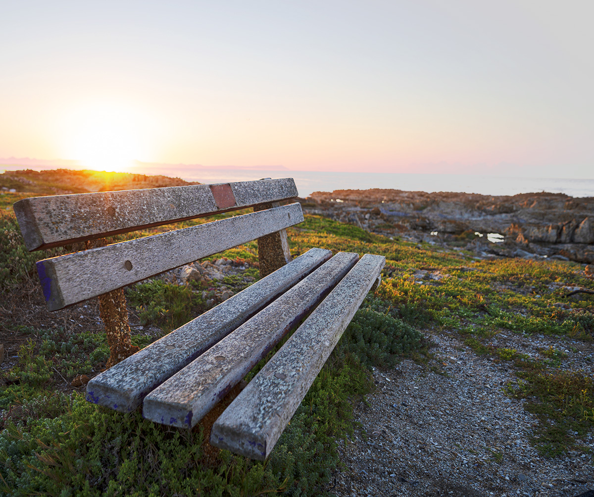 An empty bench