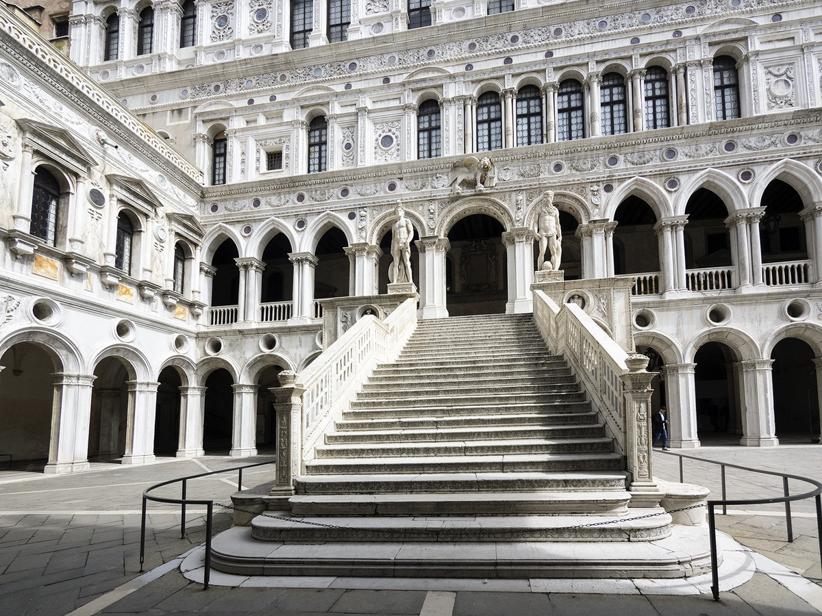 Venetian Gothic c. 1424