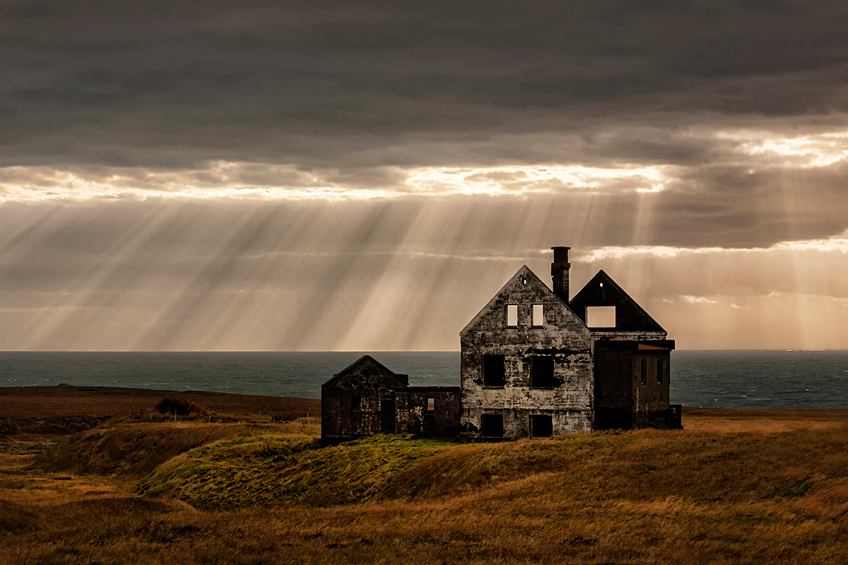 Rays on Ruins 